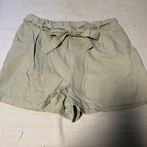 NWOT Cisino Woven Green Shorts